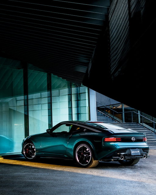 【 FAIRLADY Z #ティザー 03 】​
​
デザインが一新されたアルミホイール。歴代のDNAを受け継ぐZエンブレム。どこまでもフェアレディZであるために。何よりも進化したスポーツカーであるために。
フェアレディZ は、マイナーチェンジモデルを今夏発売予定。​
​
詳細はプロフィールの「ハイライト」からご確認ください。​
​
#フェアレディZ  #らしく走れNISSAN