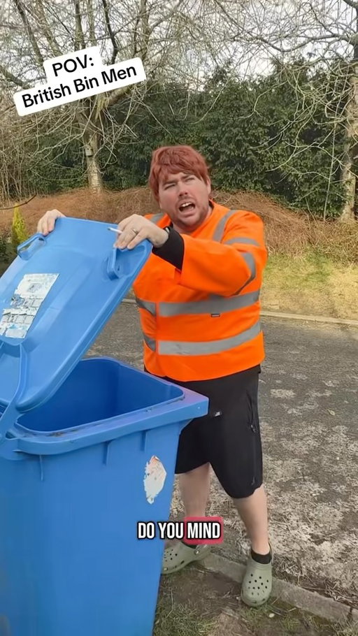 I might've moved to the other side of the country, but the bin men will stay the same 🙂‍↕️ Should I bring this character back but as a southerner? 👀

 
@kevofinn #wastecollection #iykyk #britishhumour #ukcomedy #pov