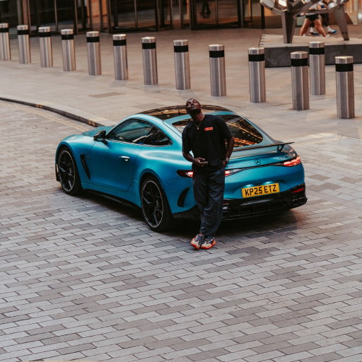 How many online courses do I need to sell for this car tho 😅 📸 @withcoste #mercedesbenzamg #amggt63