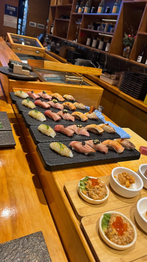 NYC Restaurant Week deal at @shogunomakase 🍣 As part of the $60 prix fixe menu, you’ll get a 3 course dinner with your choice of one appetizer, one main, and one dessert! Here are the options:
- Appetizer: kumamoto oyster, snow crab soup, sashimi sunomono
- Main: omakase set, handroll set, sushi & sashimi set
- dessert: matcha tiramisu, yuzu cheesecake, mochi ice cream 
Shogun Omakase is offering this deal from now until September 6th during lunch & dinner from Mon-Fri & Sun! Perfect spot for any sushi and omakase lovers 🍣
📍Shogun Omakase 
295 Madison Ave, New York, NY 10017
.
.
.
#shogunomakase #omakase #nyc #nycrestaurantweek #nycomakase