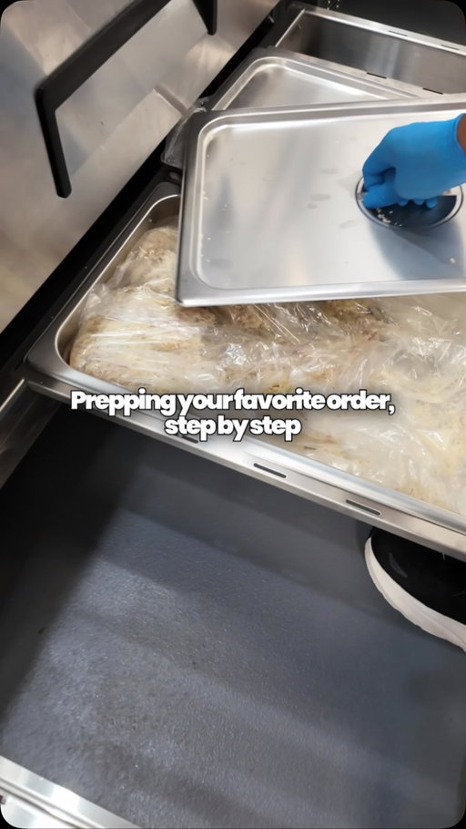 Ever wonder what goes into making your go-to bowl so comforting? 🧺

Chopped, portioned, and set up with zero shortcuts taken. Pure fresh ingredients, prepped and ready right before we serve you.

Order your fresh bowl via the link in bio! 🥢 #bowlsofrice #gotobowls #freshingredient #prepped