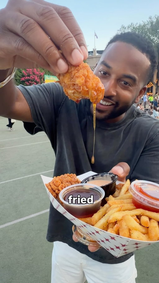 #ad Had a blast at the sold out @djotime concert, and of course we ate good too! I’m taking advantage of all my @AmericanExpress Card Member perks at Forest Hills Stadium this summer #AmexAmbassador #NYCconcert #NYCFOOD
