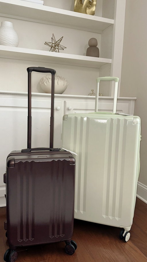Travel starts with the perfect luggage ✈️ Unboxing my new CALPAK luggage for upcoming trips. Comment TRAVEL and I’ll send you the luggage links.

Thank you @calpak for sending these 🫶🏽

#calpak #unboxing #travelessentials #suitcase #travelreels