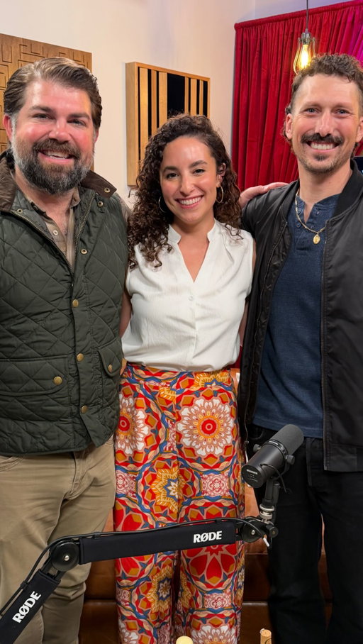 Wine is never just about alcohol 🍷 The best wines carry the history, people and places that make it possible 👀 

Throwback to ep 83 with @confidenceuncorked 🥂