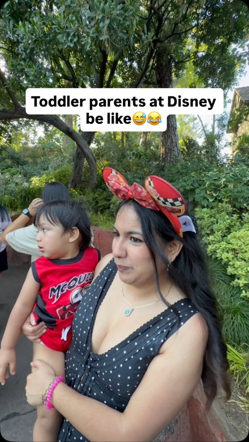 Being a toddler parent at Disney is not for the weak😅😂
@disneyland @disneyparks 
#disney #disneyland #disneyworld #toddler toddlerparent