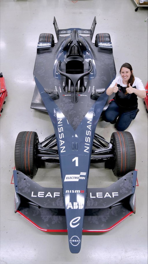 【東京E-Prixを彩った特別デザイン】​
東京E-Prixを駆け抜けた、スペシャルカラーのNissanFormulaE⚡​
​
リーフNISMOをはじめとするNISMOロードカーに採用されている『NISMOステルスグレー』をまとい、NISMOロゴとブラックの桜モチーフをあしらいました。​
ラッピングが完成するまでの様子を、タイムラプス映像でお届けします。​
​
#NissanFormulaE #NISMO