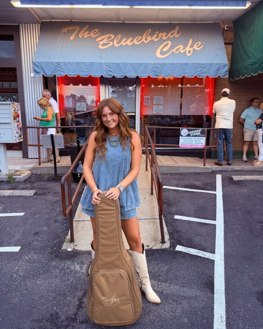Just a glimpse of a night I’ll never forget #bluebirdcafe #livemusic #dream #singing #nashville
