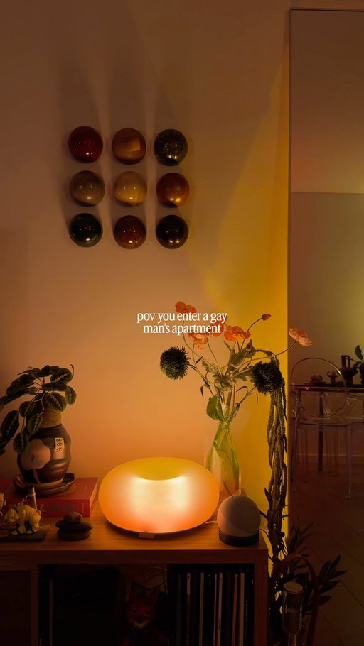 need to learn how to echo-locate to make my way around here #interiordesign #ambientlighting #gay #gayapartment #interiordecor