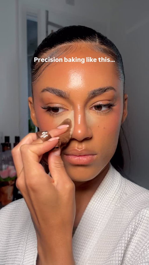 The easiest snatch 🤭

@danessamyricks_europe powder puff
@hudabeauty easy bake in banana bread