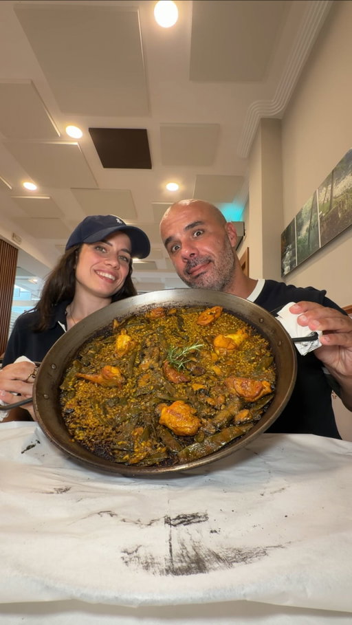 Esta es LA MEJOR PAELLA DEL MUNDO según la revista NY TIMES y @gastrovaig y yo no les vamos a quitar la razón, llevan desde 1967 haciendo Paellas, ya van por la 3ª Generación y su paella valenciana cocinada con madera de Naranjo es con diferencia una de las mejores de mi vida, es más…si vais a L’ALTER en Picassent debéis pedirla si o si y luego si os aparece otra cosa pues vale pero la Paella Valenciana es OBLIGATORIA!