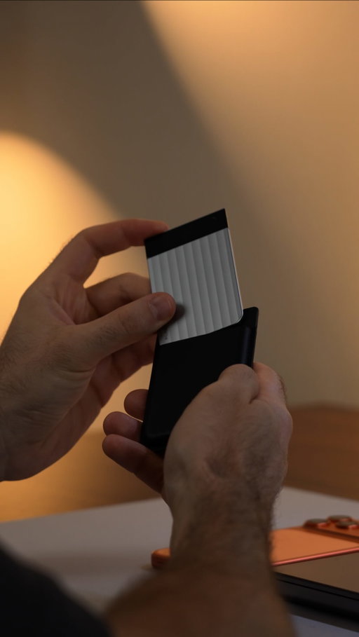 3 ways this tiny AI recorder saves me 10+ hours a week. It records, transcribes and summarizes anything – meetings, tasks, ideas – in seconds. @plaud_official 
#plaud #plaudnotepro #plaudnotepins #ainotetaker #tiktokshopfinds techtok productivity