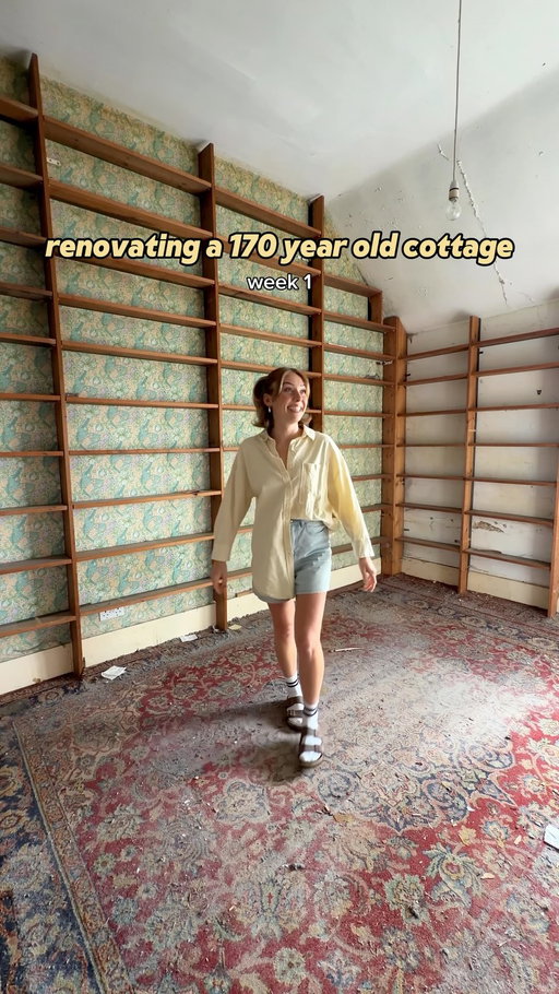 WEEK 1 (pt. 1) of renovating the cottage !! 🔨 

Wallpaper, carpets, nests…, shelving (my first time using a power tool how fun) & decades of dust. We’re still in the giddy new-renovator stage so riding that high for as long as possible 🤣

#diyrenovation #cottagerenovation #ukrenovation #homereno