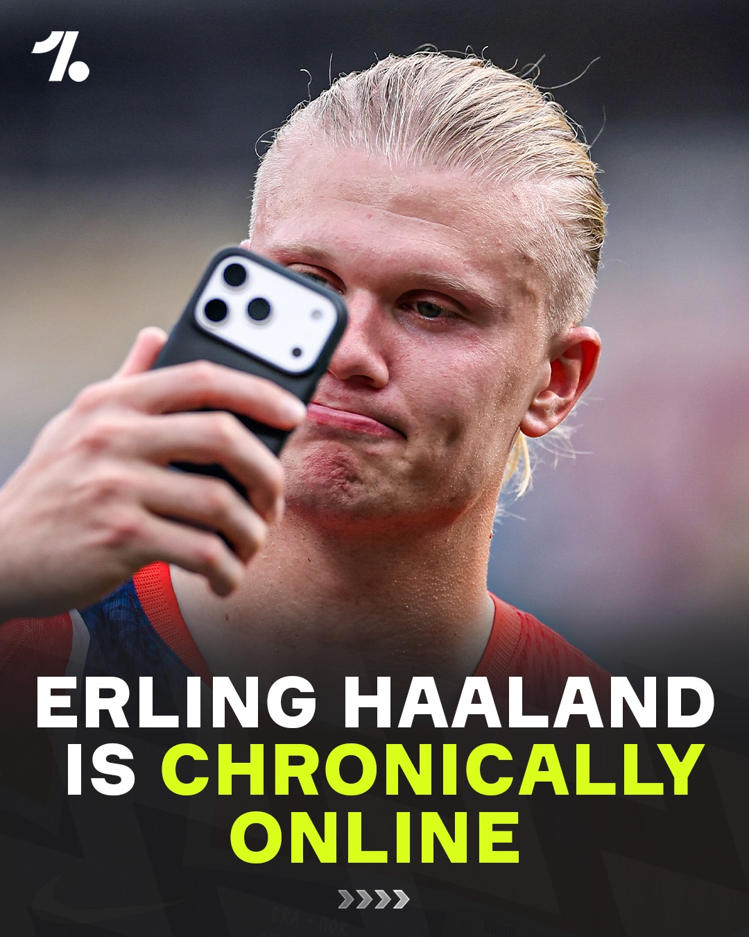 Erling Haaland may be one of the biggest footballers in the world, but he’s just like rest of us... he is chronically online 😅📲