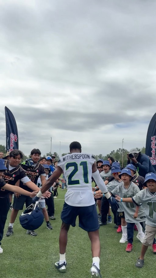 The 12s showing love 🗣️