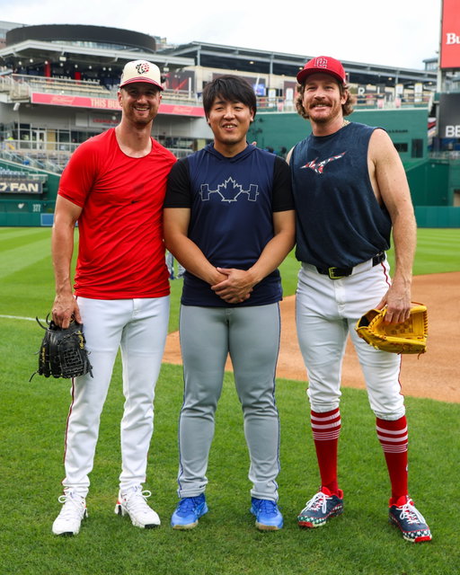 読売ジャイアンツ仲間 🤗
🇯🇵 Kaz caught up with fellow Yomiuri Giants alumni Foster Griffin and Miles Mikolas!