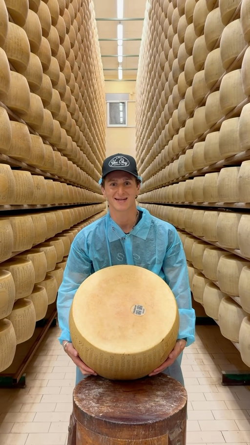Trying the best cheese in the world in Parma Italy!

#cheese #parmesan #parmesancheese #italy
