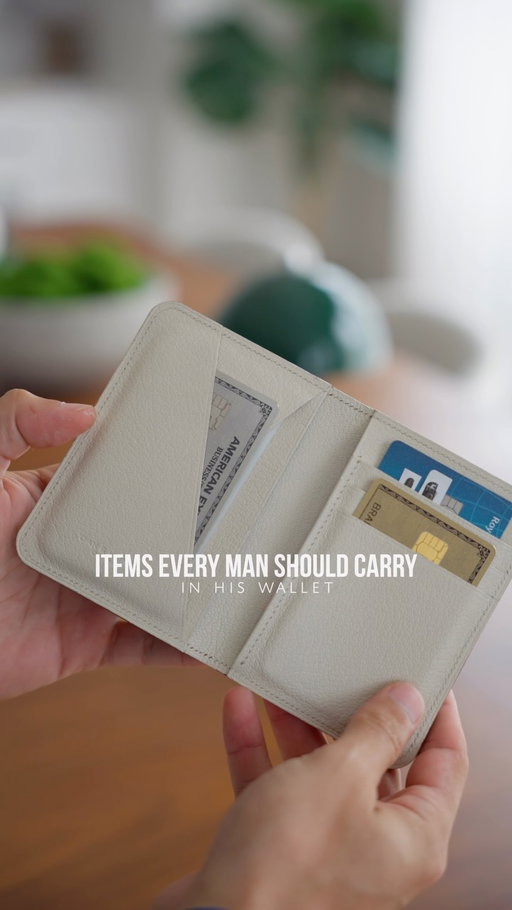 Most men carry way more in their wallet than they actually need.
Two credit cards, a debit card, one emergency bill, your health or insurance card, an emergency contact, and obviously your driver’s licence.
Everything else is probably just clutter.
Save this and clean out your wallet tonight.