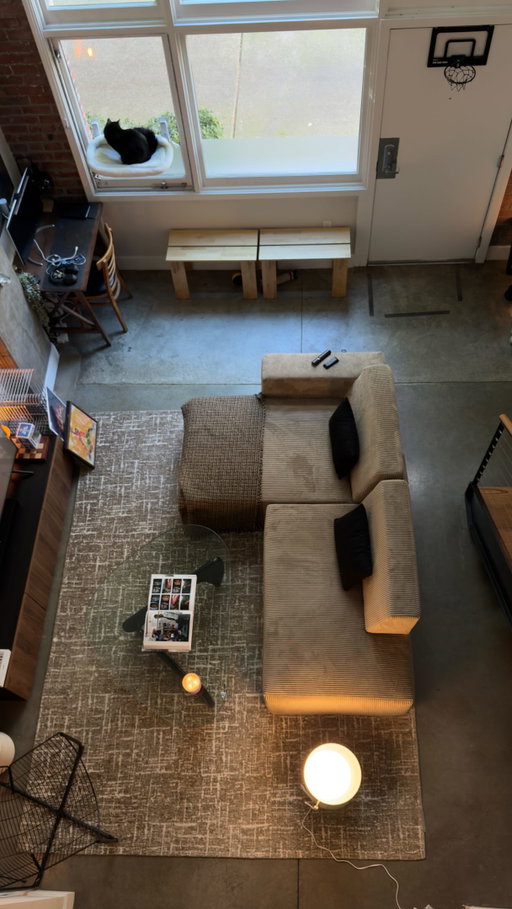 Send all help 😪 

#loftapartment #interiordesign #boyapartment