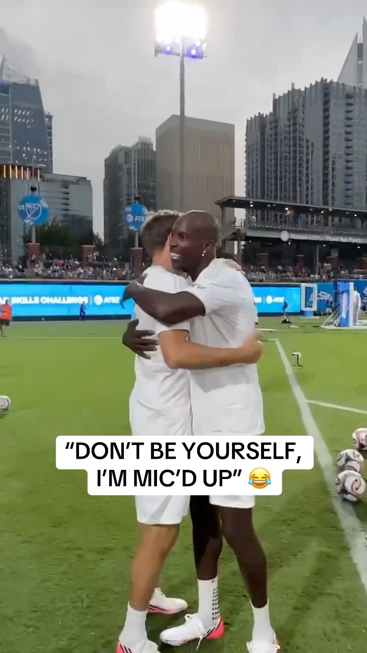Thomas Müller had jokes for Chad Ochocinco at the MLS All-Star Skill Challenge 😅🎤

(via: @mls)