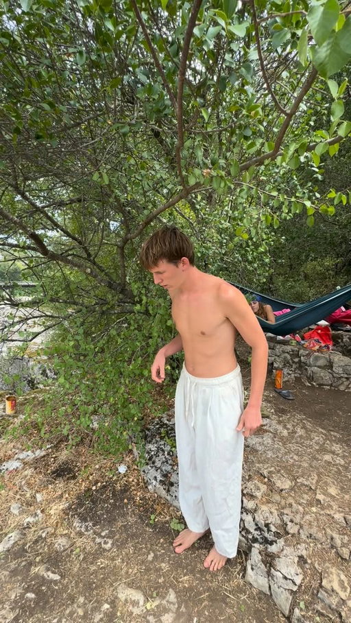 Chill air time 🥱

#cliffjumping #easy #triple #floaty #send
