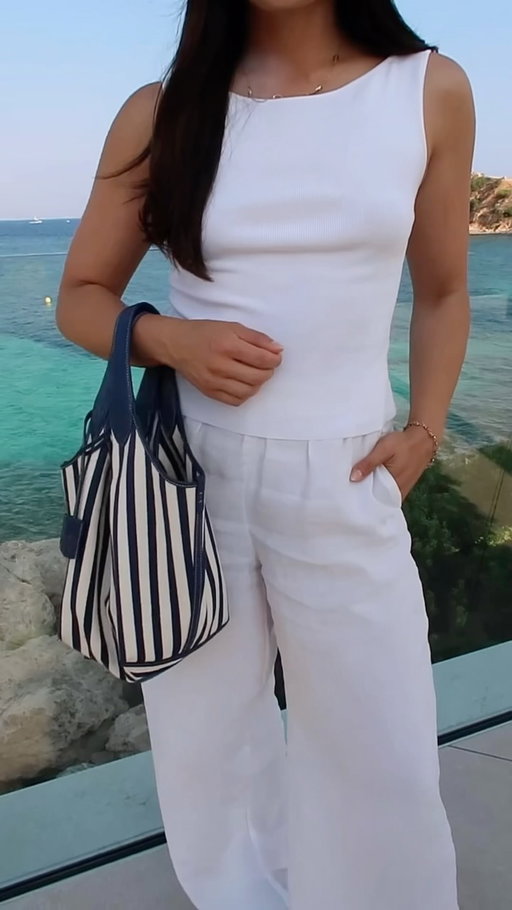 Unreal levels of summering in @dynamiteclothing #sponsored 🌊 #dynamiteambassador #dynamitestylecollective #summerwhites #eurosummer