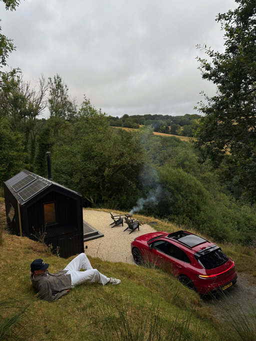 Everyone could do with a bit of this 💆‍♂️🏁

📍 @unplugged.rest (Russell Cabin, Exmoor)