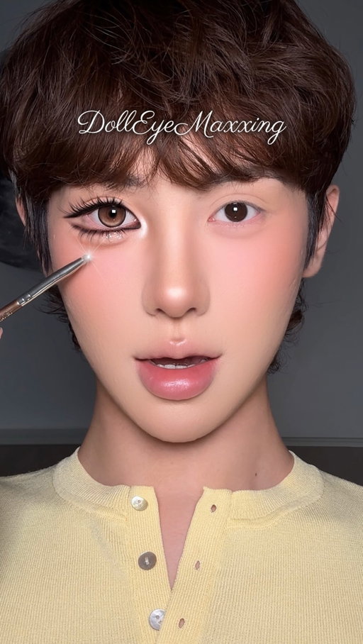 𝓓𝓸𝓵𝓵𝓔𝔂𝓮𝓜𝓪𝔁𝔁𝓲𝓷𝓰 🤎 
✶ 𝗽𝗿𝗼𝗱𝘂𝗰𝘁𝘀 𝘂𝘀𝗲𝗱
obalen contact lenses 
@morphebrushes nude ambition eyeshadow palette 
@kvdbeauty mad max brown liquid liner 
@halfmagicbeauty glitterpuck glimmer pop 
#eyemaxxing