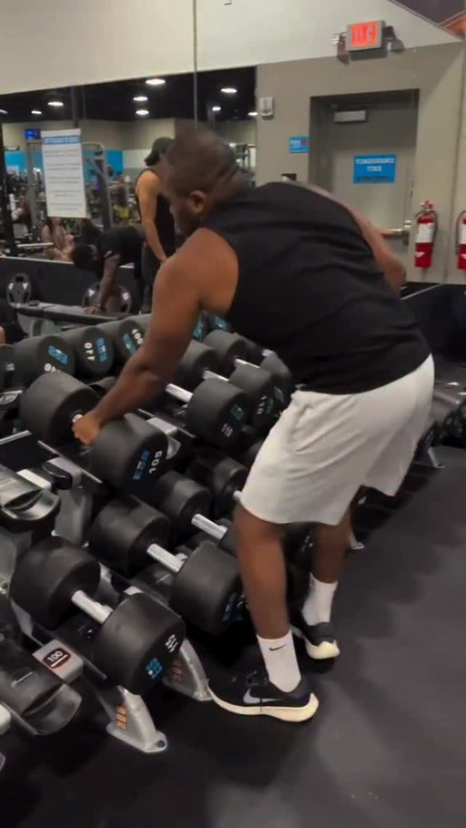 Put those weights down man 😭💀
