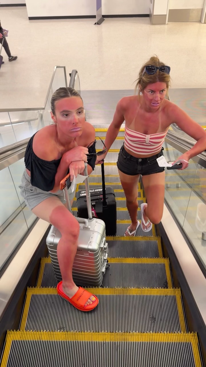 When you sunburn on vacation ☀️🥵 @lelepons