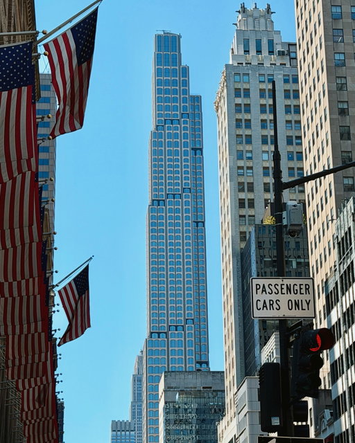 520 Fifth looking 👌

YouTube video on this beauty just dropped on @TheB1M. Filmed in New York on Sunday 🇺🇸

#architecturelovers #construction #skyscraper #TheB1M #manhattan