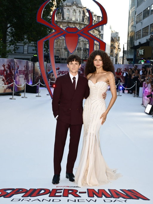 Tom Holland and Zendaya in London for the #SpiderMan: Brand New Day premiere 🕷️🕸️

View more red carpet photos online at the link in bio. (Photos: Getty)