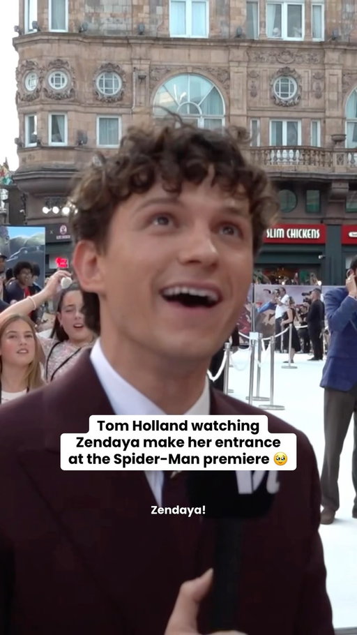 #TomHolland watching #Zendaya arrive at the London premiere of #SpiderManBrandNewDay is straight out of a rom-com. 😭

Video: Getty