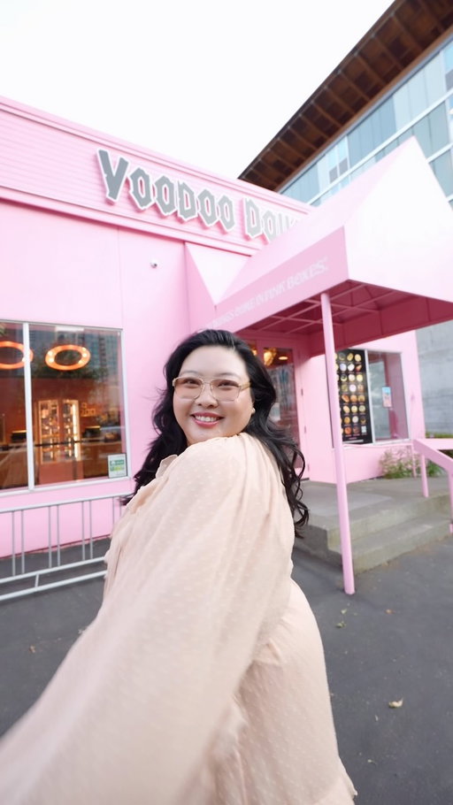 IMO food that you dip tastes better 👀🙇🏻‍♀️🍩💕 skinny dippers are @voodoodoughnut newest item & the dips are all perfect & tastes exactly like their name 🤯 #gifted