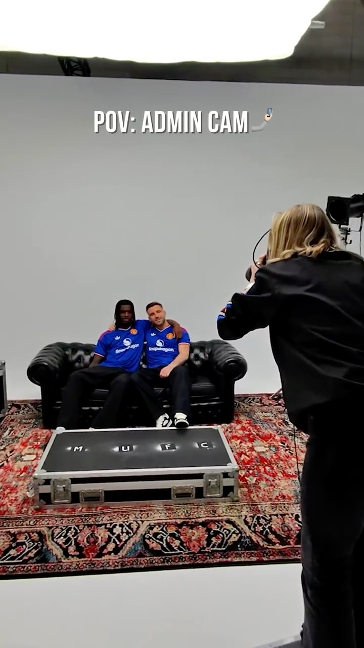 🎬 POV: You're at United's away kit shoot 🕶️

🤳 #ShotOnSnapdragon