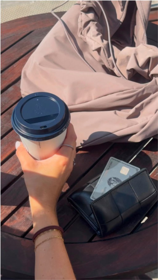 Summer Roadtrip calling 🌞 Und der erste Stopp lohnt sich direkt doppelt!

Anzeige / Bei Tank & Rast kannst du nämlich ganz easy mit deiner American Express Karte bezahlen – ganz gleich ob beim Tanken, im Restaurant oder für deinen Coffee-to-go! ☕️⛽️

Und aufgepasst: Mit dem aktuellen Amex Offer sicherst du dir noch bis zum 15.09.2026 ab 10 € kumuliertem Umsatz 250 Membership Rewards® ExtraPunkte oder 1 € Gutschrift 🤍

Das Offer ist bis zu 2x einlösbar.
Es gelten Bedingungen.