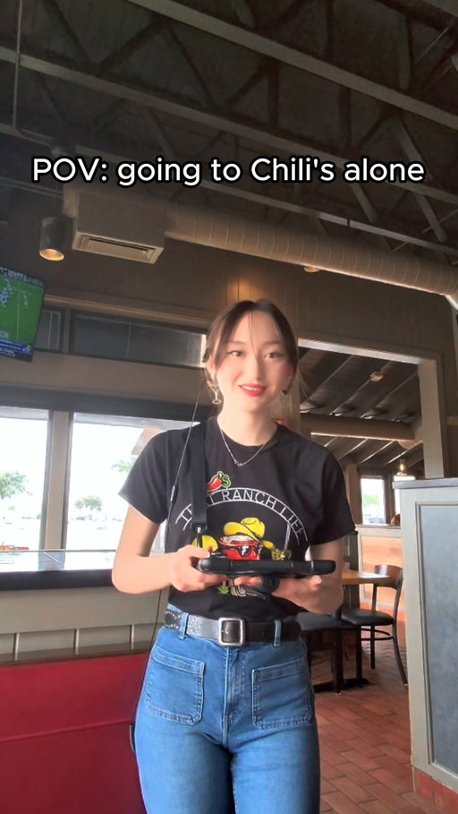 POV: going to Chili’s Grill & Bar alone @chilis 

#solo #pov #chilis #vlog #fypシ