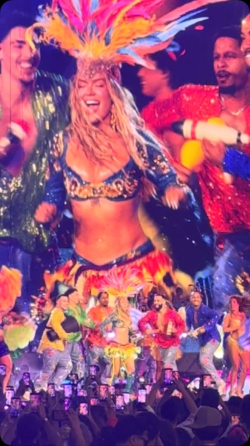 Après le zoo et l’aquarium :  Karol G : mon été peut enfin tirer à sa fin. Merci @karolgtour @karolg @onglesnatalia