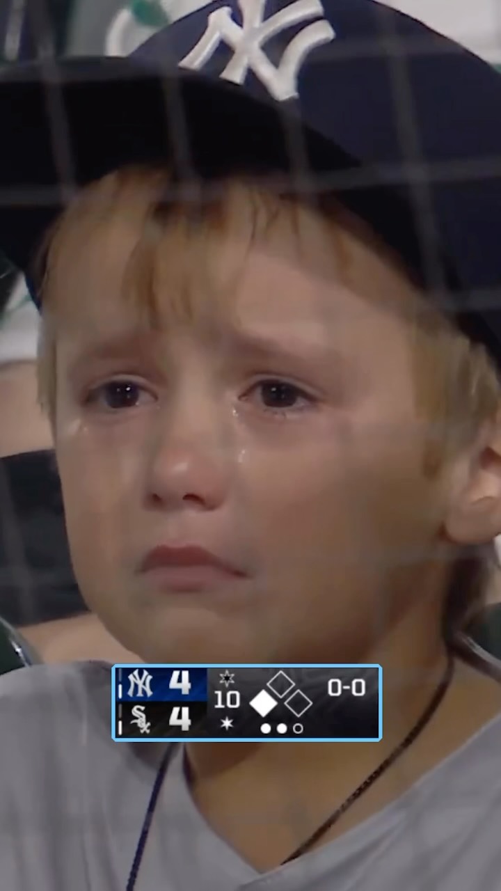 White Sox broadcast found a crying Yankees fan then kept cutting to him as his favorite team collapsed