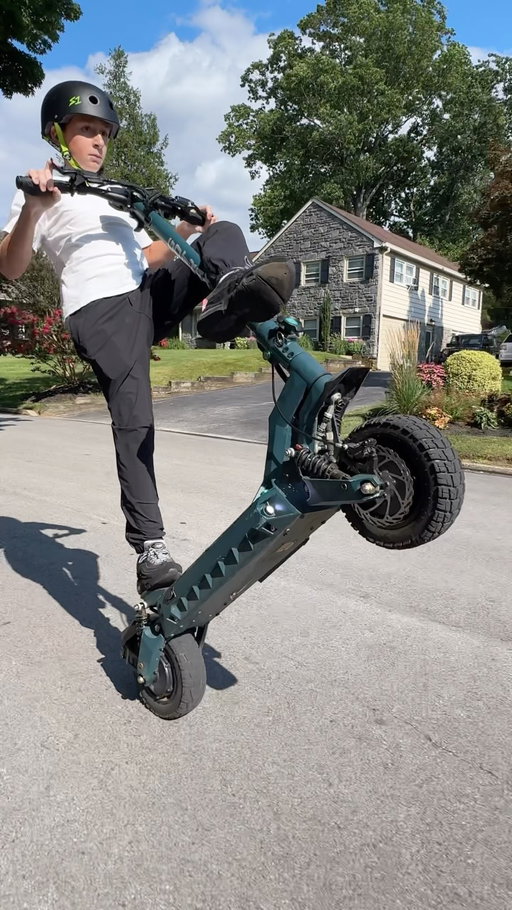 Let me tell you bout my GX3 
@ridegotrax 🛴💨

#gotrax #scooterlife