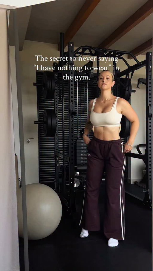 Capsule wardrobe. Neutral tones. Endless combinations. 🤍
I love activewear that works together without having to overthink it😍and when I dress in neutral tones I’m the most confident and comfortable. 

✨ Ad for @womensbest heritage clubhouse capsule. Those Power flared leggings are just 10/10!!! 
Women’s best birthday sale starting Monday 3rd of August!
Code  JOHANNA always for extra discount 💓

#womensbest #postpartum
