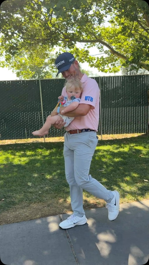 Mid-round Dad duties for @cooperdossey ❤️