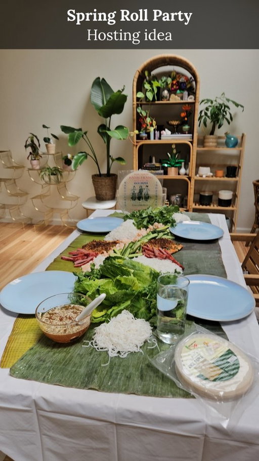 Spring roll spread over a charcuterie board any day! So good to hang out, eat good foods, and catch up with friends!

Thank you @mylanr for getting all the food and making the salmon and nem, and @myanseattle for the bombest pandan cake! 😋

With @anna.leesah @_chassie3 !

The banana leafs are also perfect for easy clean up 😉

#springroll #springrolltable #seattlefoodie #seattleblogger