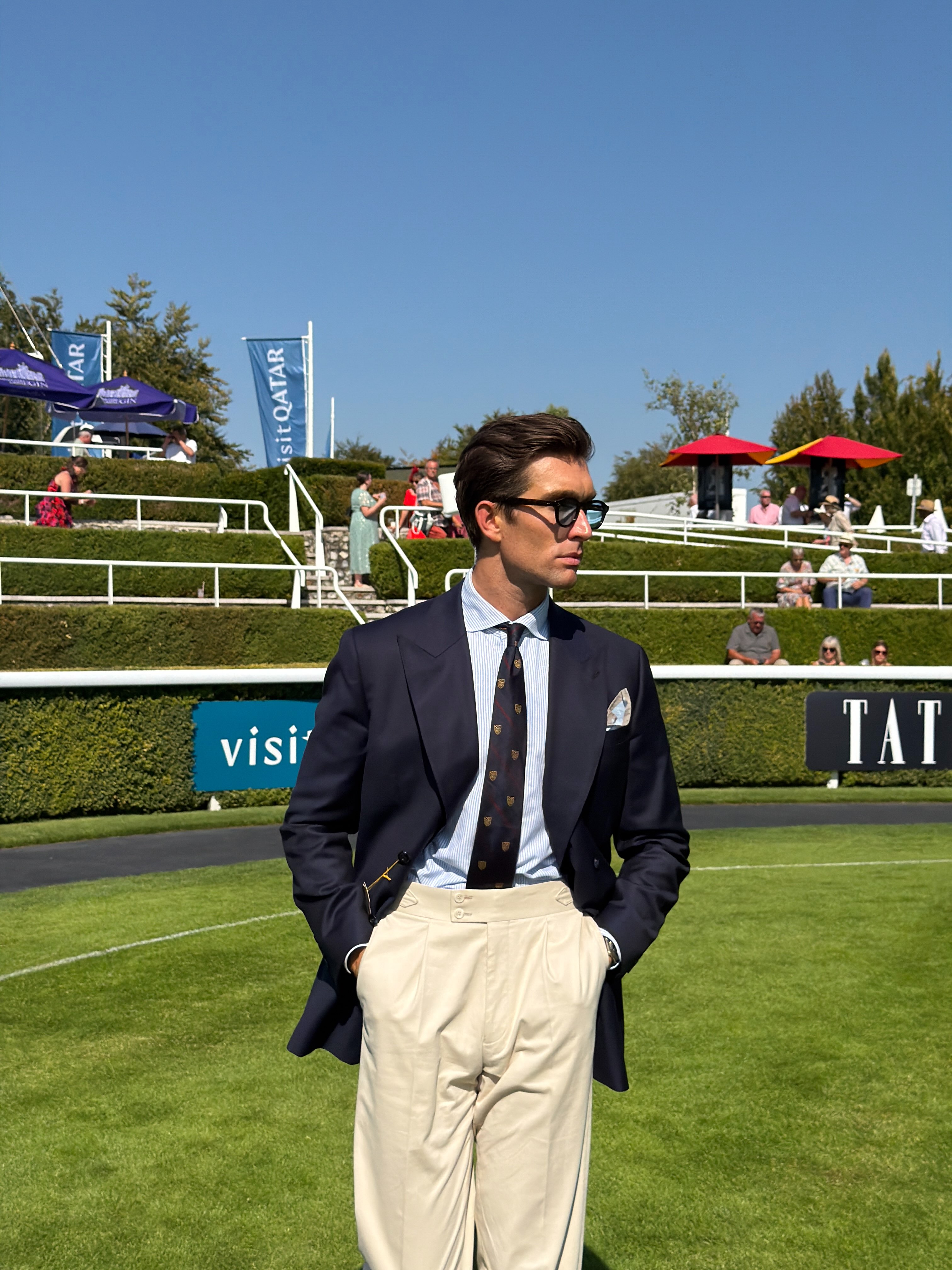 In my old money era just without having any actual old money 🤝AD 

A great day at the Qatar Goodwood Festival presented by @visitqatar bringing a touch of the Middle East charm to Goodwood 🇶🇦