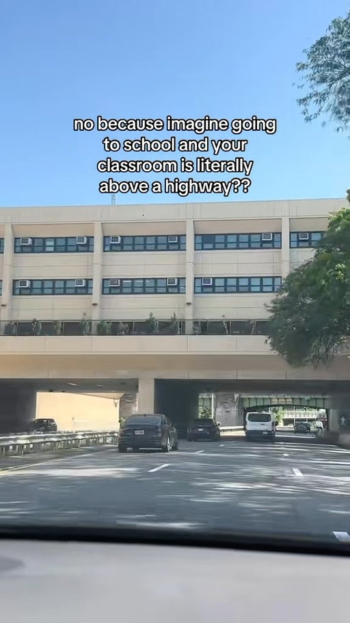 Imagine your classroom is above a highway??

If anyone has been to this high school, can you hear cars underneath you? 😳🚘

Herbert H. Lehman High School
📍3000 E Tremont Ave, Bronx NY 10461
Founded in 1931 | Mascot is a Lion

Follow @thekaylamurphy to learn more unique places! 

#bronx #highschool #nyc #schoolsout #highway