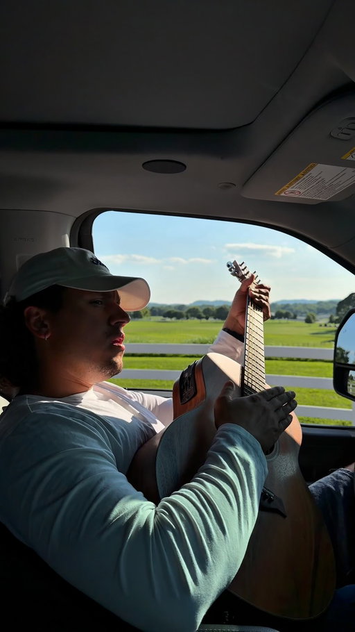 AYE AYE AYE
#acoustic #arianagrande #countryside