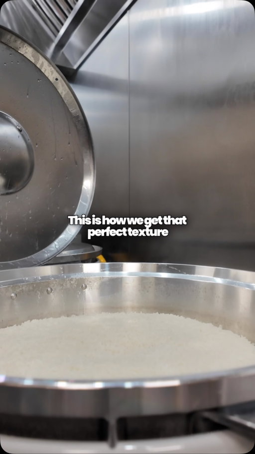 The prep that literally dictates the entire shift. 🔥

If the rice base isn’t 100% on point, nothing else matters. No shortcuts, just pure routine.

👉 Is rice prep your favorite or most hated task of the day? #bowlsofrice #riceprep #kitchenroutine #dailytask