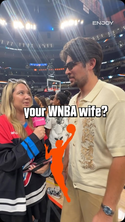 Zach didn’t have a pen and paper, he just pressed post 🤣💗 @zachellwanger @iso.maddy @wnba 

#wnba #couplegoals #minnesotalynx