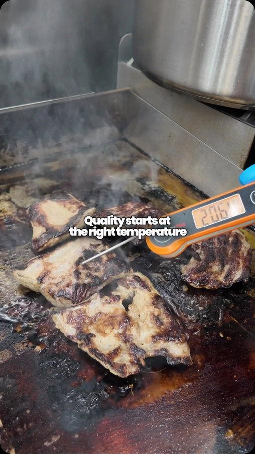 Beautiful grill marks look great, but the thermometer makes the final decision.🔥

Chicken on the grill can char quickly on the outside while the center is still undercooked. Taking temp readings across the thickest parts of the meat is the only way to serve juicy, safe chicken every single time.

👉 What’s your go-to temp for grilled chicken so it stays tender and juicy? #bowlsofrice #temperturecheck #chickenprep #friedchicken #meatprep