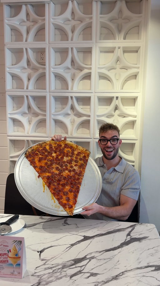 Could you guess the price?
.
.
.
#solo #pov #pizza