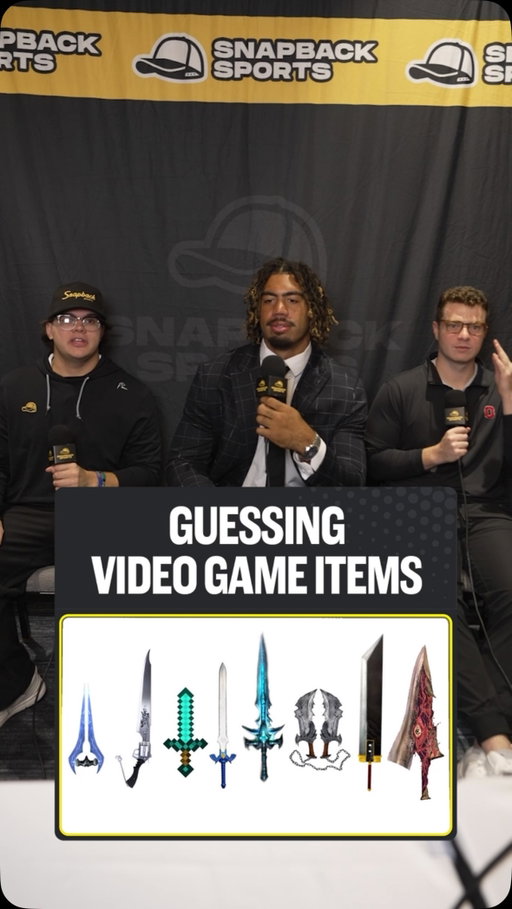 Minnesota DE Anthony Smith knows his video game items! 🎮